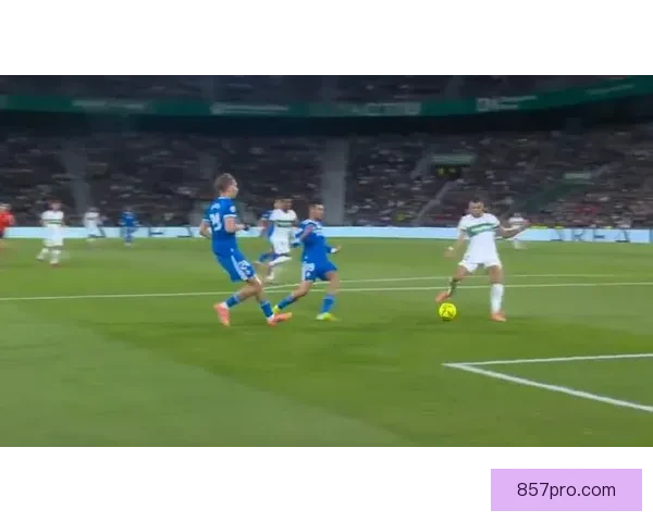 西甲第十三轮皇马客场被埃尔切逼平二比二引发热议冠军争夺悬念再起